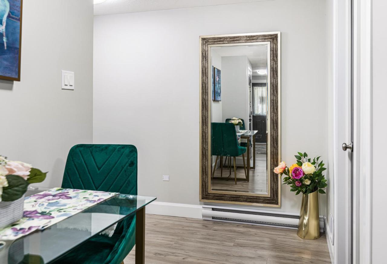One Bedroom Apartment Moncton North ! エクステリア 写真