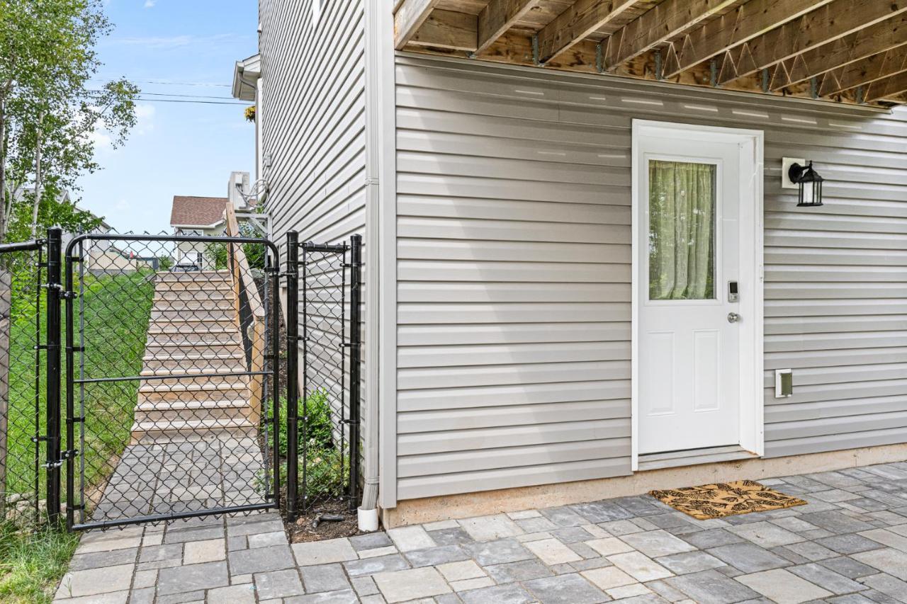 One Bedroom Apartment Moncton North ! エクステリア 写真